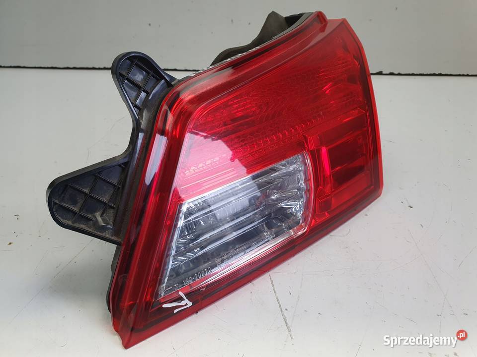 LAMPA PRAWA Subaru Legacy V kombi TYLNA prawy Rudka