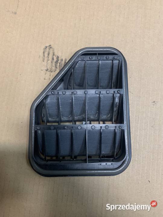 Kratka wentylacyjna prawa 5M0819466 vw tiguan 5N Szczecin