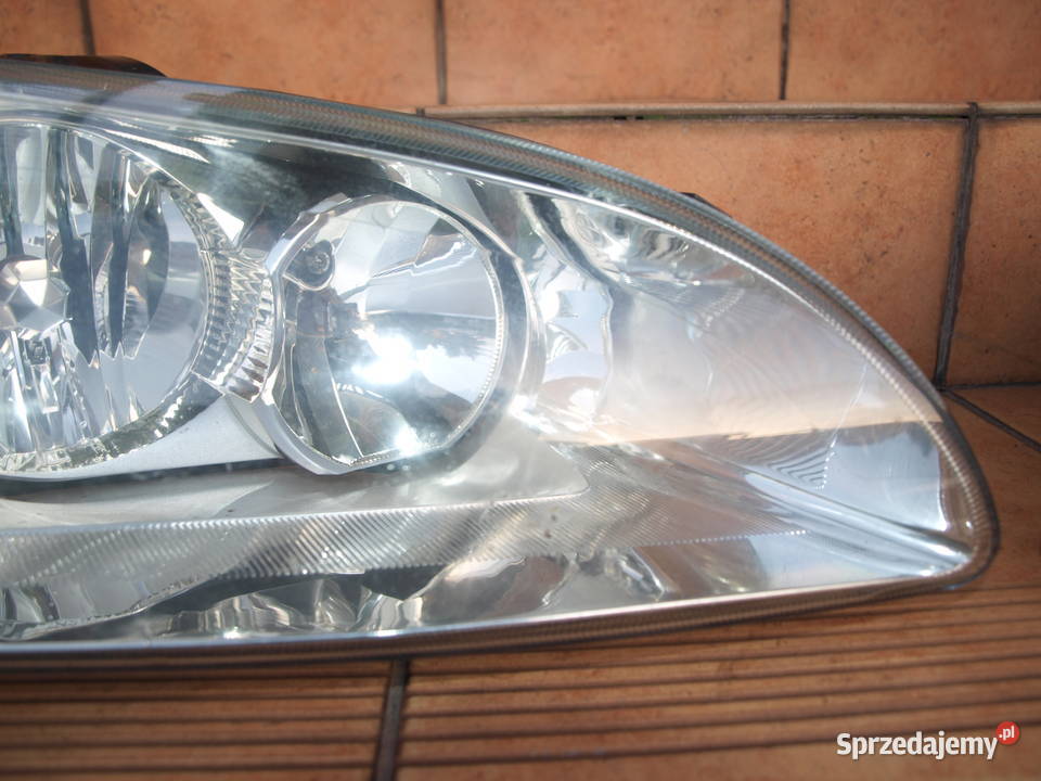 Ford Focus Mk2 lampy przód zwykłe 2004 2008r Kalisz