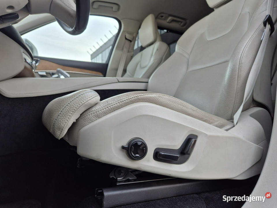 Volvo XC 90 VOLVO XC90 Inscription B5 20 235 AWD regulowane zawieszenie