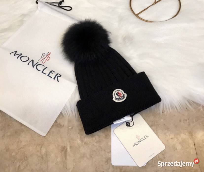 Czarna czapka z pomponem Moncler pomorskie Gdynia