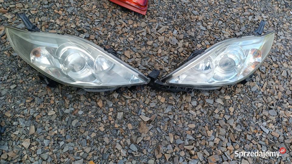 Lampa prawa przednia Mazda 5 I CR Radłów