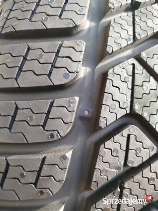 A954Koła Zimowe Nowe 17 5x108 2055517 Pirelli Bąków