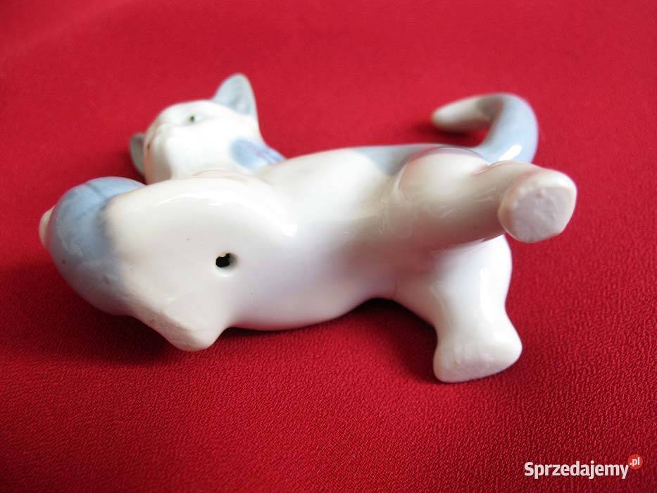 Kot kotek z piłką figurka stara porcelana 4 x 6 biały Siedlce