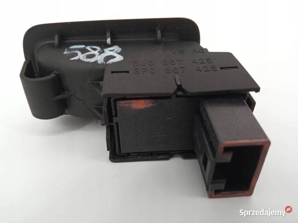 PRZEŁĄCZNIK KLAPY BAGAŻNIKA 3J0867425 Skoda Rok produkcji 2024