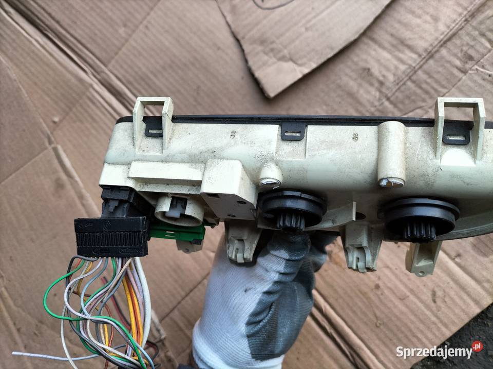 RENAULT CLIO 2 PANEL NAWIEWU KLIMATYZACJI Kamień-Kolonia