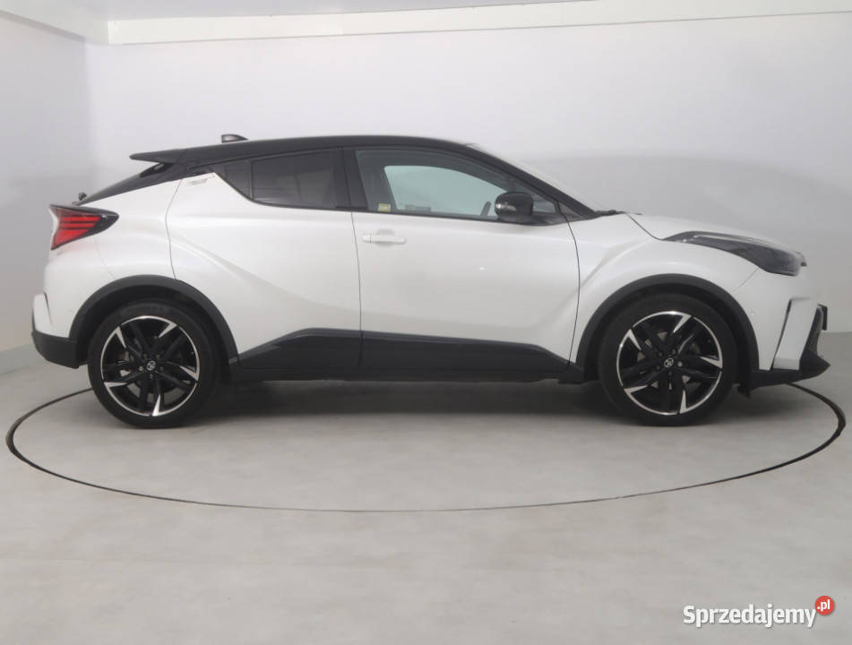 Toyota CHR 20 Hybrid Rok produkcji 2022 Bielany Wrocławskie