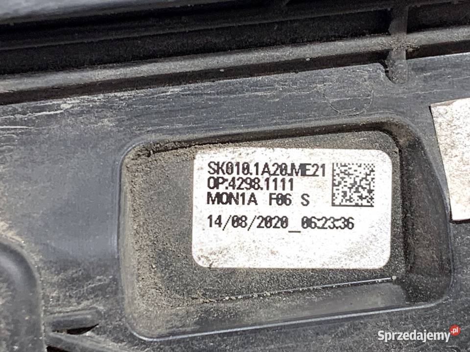 LISTWA DRZWI PRAWY TYŁ SKODA SUPERB III Kombi