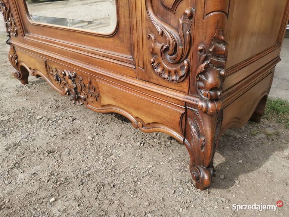 Pięknie rzeźbiona francuska szafa pałacowa dolnośląskie