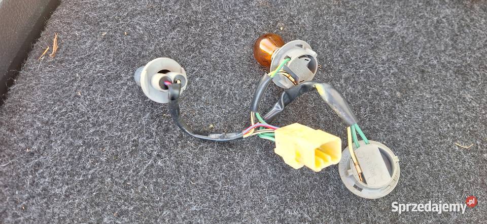 TOYOTA YARIS III 2011 OPRAWKA WIĄZKA WKŁAD LAMPY Lampy tylne Brzesko sprzedam