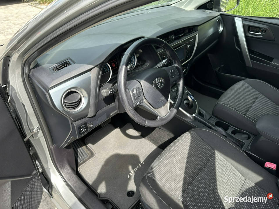 Toyota Auris Hybryda niski przebieg oryginalny komputer pokładowy Poznań