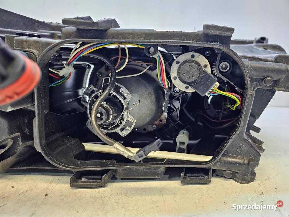 REFLEKTOR PRAWY AUDI A6 C6 4F0941004AK XENON EU Lampy przednie Przystajń