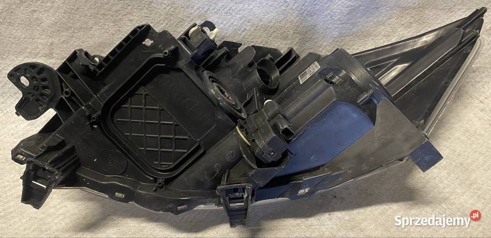 Lampa reflektor prawy przód Toyota Auris I Jasienica