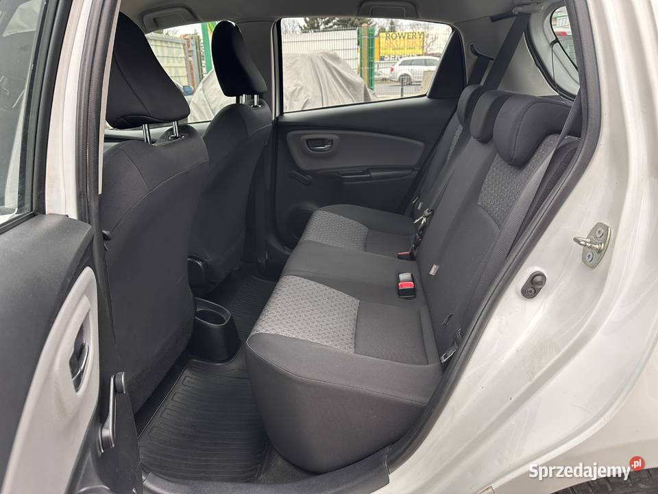 Toyota Yaris 13 benz 99KlimaIsofixSalon Warszawa