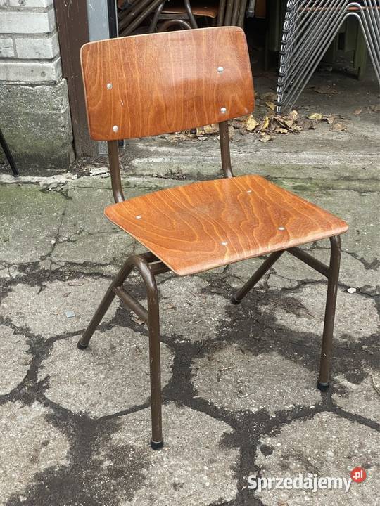 Holenderskie, sztaplowane krzesła szkolne, dostępne 8 sztuk