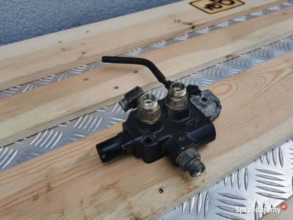 Rozdzielacz ustawienia kół Manitou MLT 62575h Motoryzacja Wilkowo