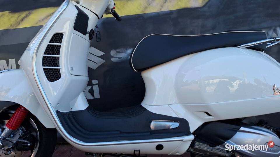 Piaggio Vespa 300 GTS 2022 biały Motocykle, skutery, quady śląskie