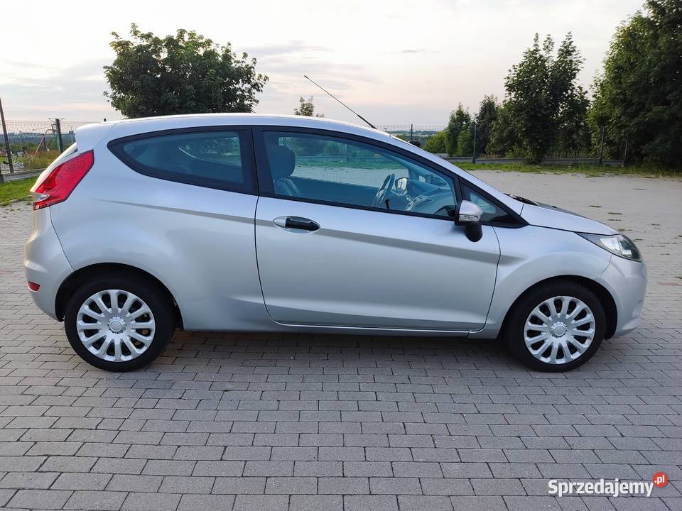 Ford Fiesta ŁADNA Z klimą NAWIGACJA12 Benzynka
