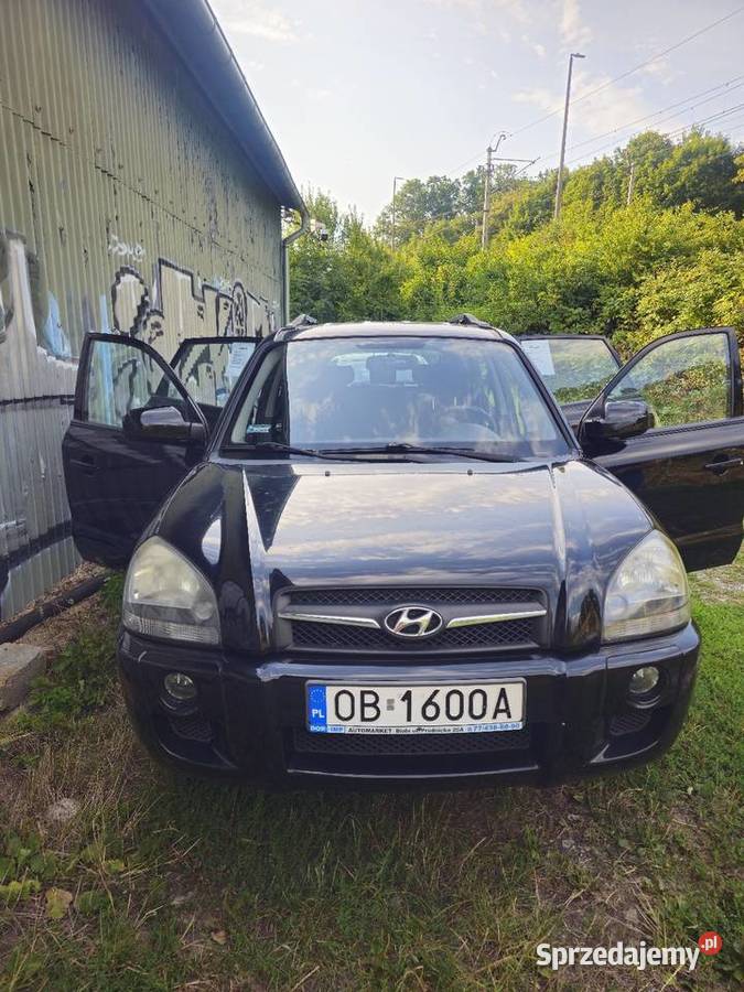 Hyundai Tucson relingi dachowe Brzeg