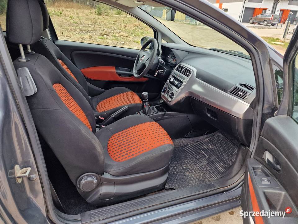 Fiat GrandePunto 14benzSalonPL1 właściciel Rok produkcji 2013 Niestępowo