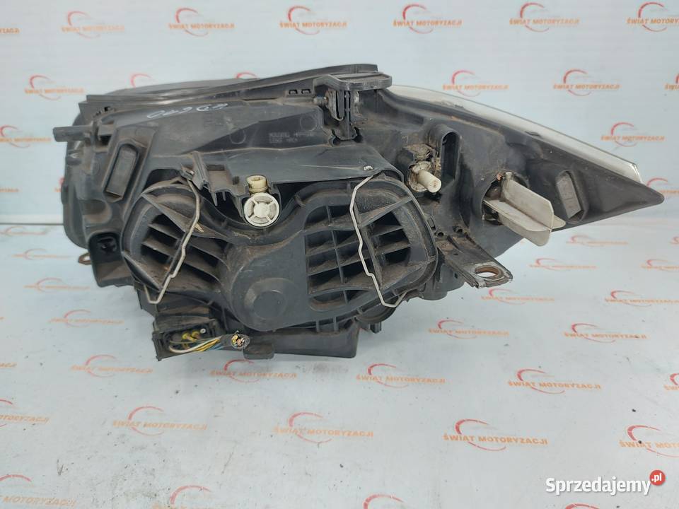 BMW E88 11r lampa prawa przód ANGLIK 7263642 świętokrzyskie Kielce