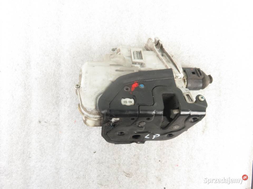ZAMEK LEWY PRZEDNI AUDI A6 C6 4F1837015E osobowe