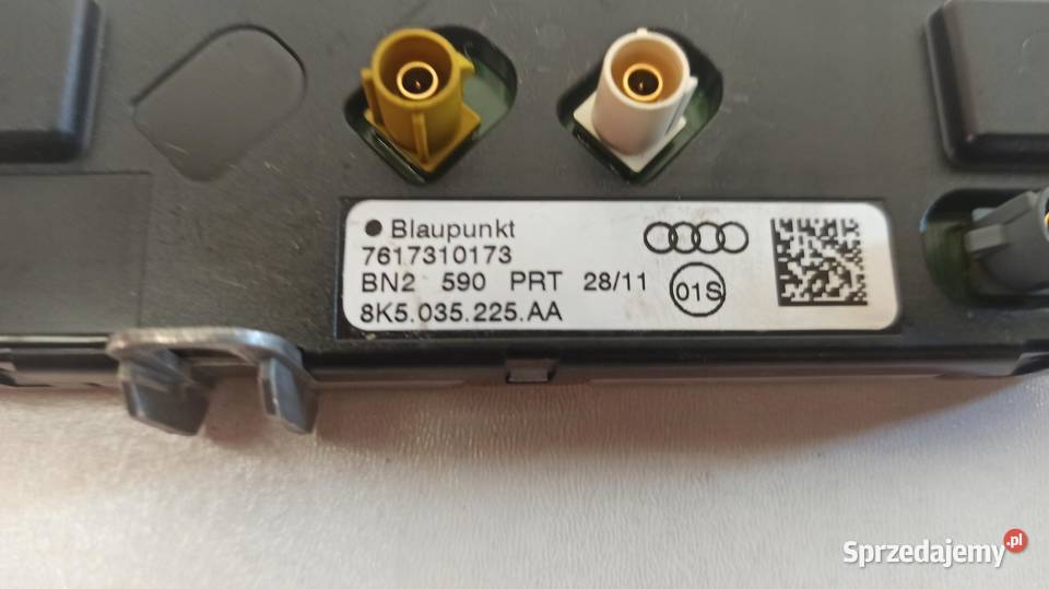 WZMACNIACZ ANTENOWY 8K5035225 AUDI A4 B8 Panele sterowania, przełączniki
