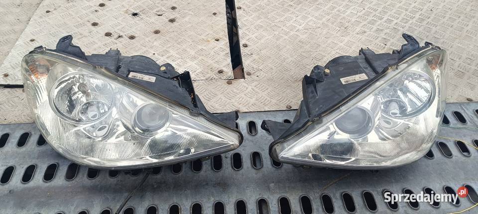 Reflektor Peugeot 807 komplet ładny