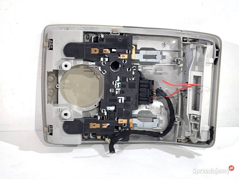 LAMPA SUFITOWA AUDI A4 B6 8E0947135A