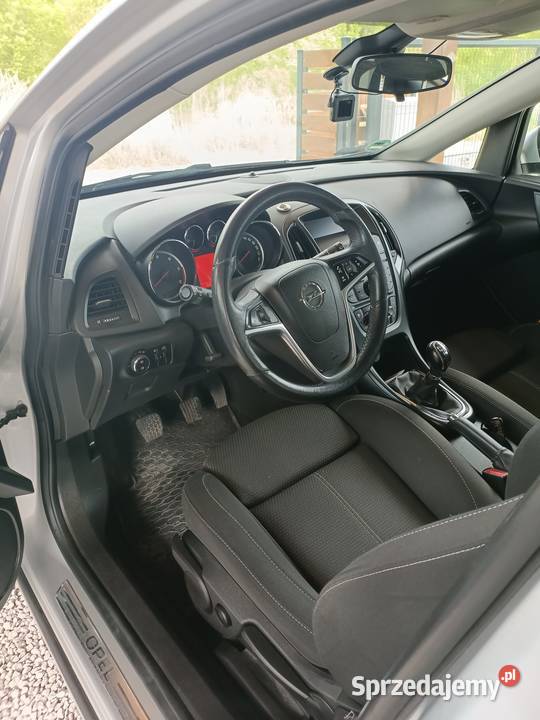 Sprzedam Opel Astra J 1686cm3 Starachowice sprzedam