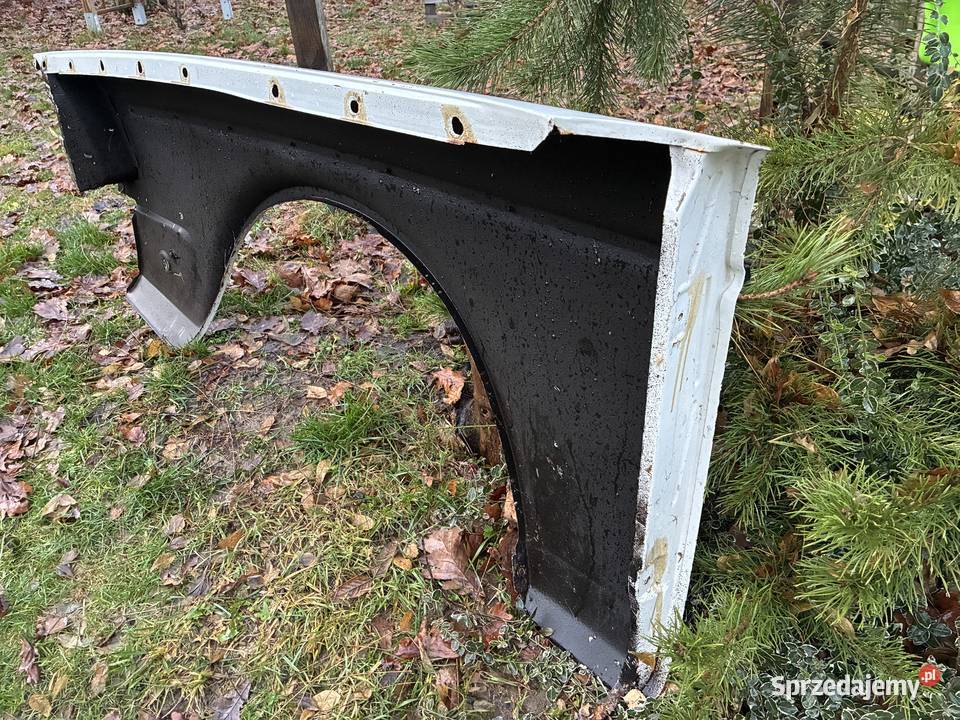 VOLVO 240 244 błotnik przedni prawy Lublin