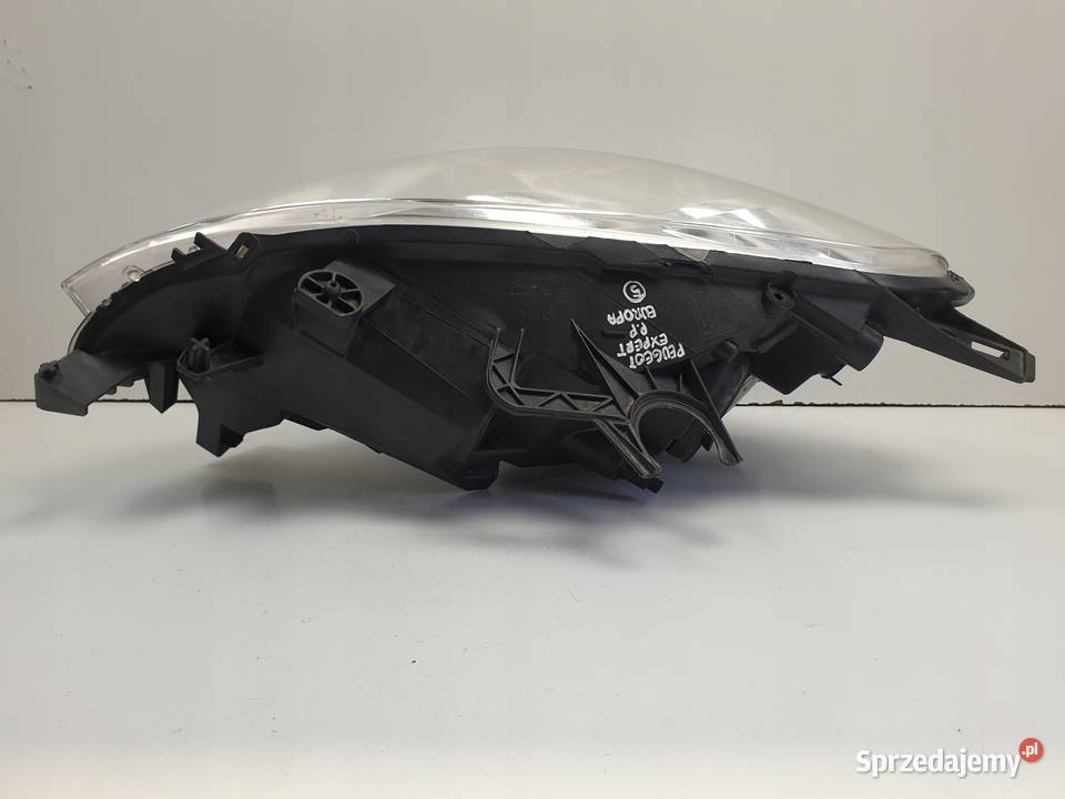 Peugeot Partner II PRZEDNIA LAMPA PRAWA przód Lampy przednie Janów