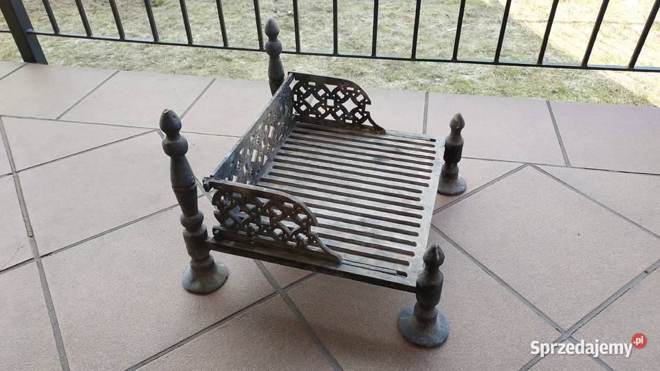 Ruszt żeliwny do otwartego kominka Naterki