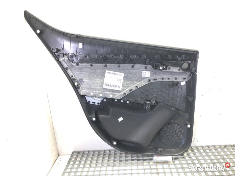 BOCZEK DRZWI PRAWY TYŁ SKODA OCTAVIA IV