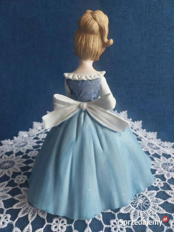 Figurki kolekcjonerskie damy w stylu Porcelana i szkło Skwierzyna