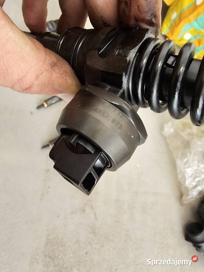 038130073AG POMPOWTRYSKIWACZE KOMPLET VW 19 TDI mazowieckie