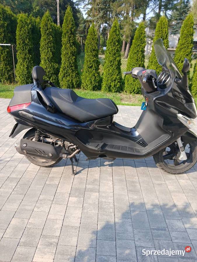 Skuter piaggio xevo 125 czarny Rosanów