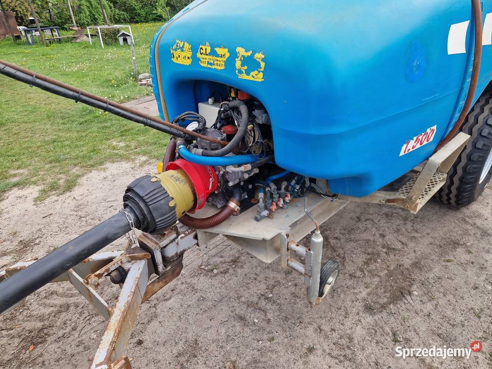 opryskiwacz sadowniczy CLM 1500 litrów kolumna Zelów