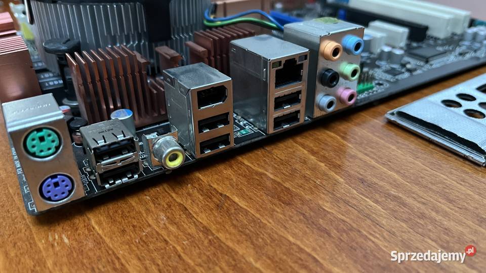 Asus P5K PRO Intel Xeon E5440Corsair 2GB RAM