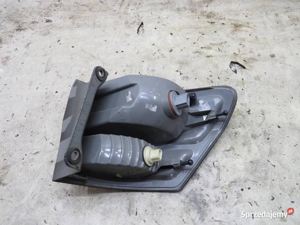 LAMPA LEWA TYLNA TYŁ EUROPA JEEP WK2 55079421A osobowe sprzedam