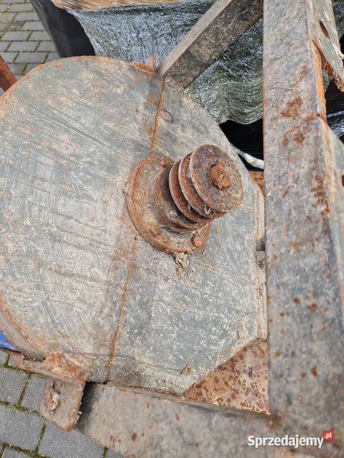 ŚRUTOWNIK DO ZBOŻA używany 100 sprawny