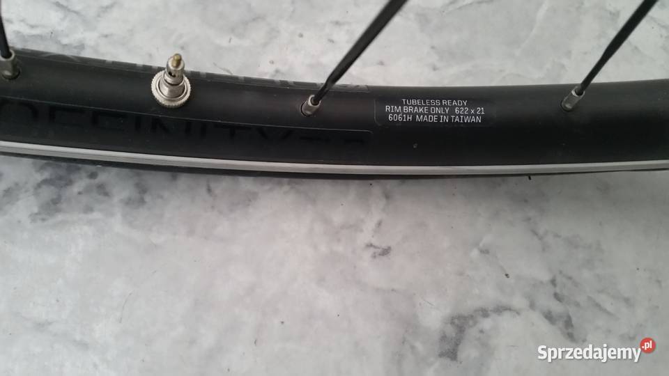 Kolo rowerowe przednie BONTRAGER R1 700x25 Puławy