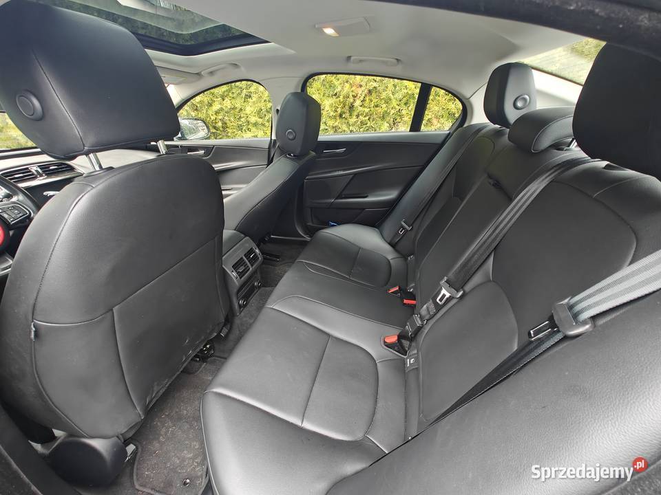 Jaguar XE 2017 25t76 elegancki komfortowy i Stale