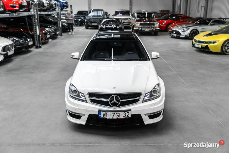 Mercedes C 63 AMG Bezwypadkowy Przebieg 7900 podgrzewane fotele