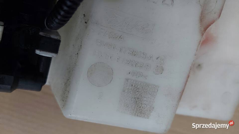 ZBIORNICZEK SPRYSKIWACZY FOCUS MK3 BV6117B613A Międzychód