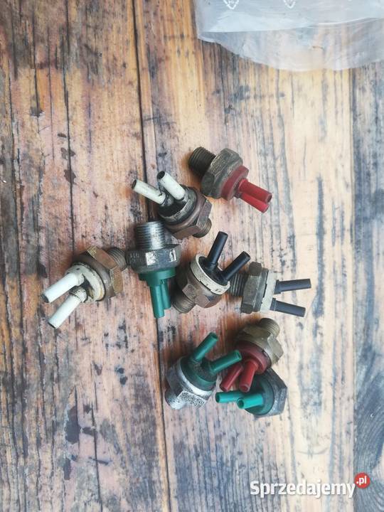 Mercedes 190 w201 124 czujnik podciśnieniowy osobowe Czujniki układu paliwowego Radom