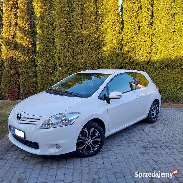 Toyota Auris16BenzynaNiski Przebieg Climatronic Auris Przemyśl