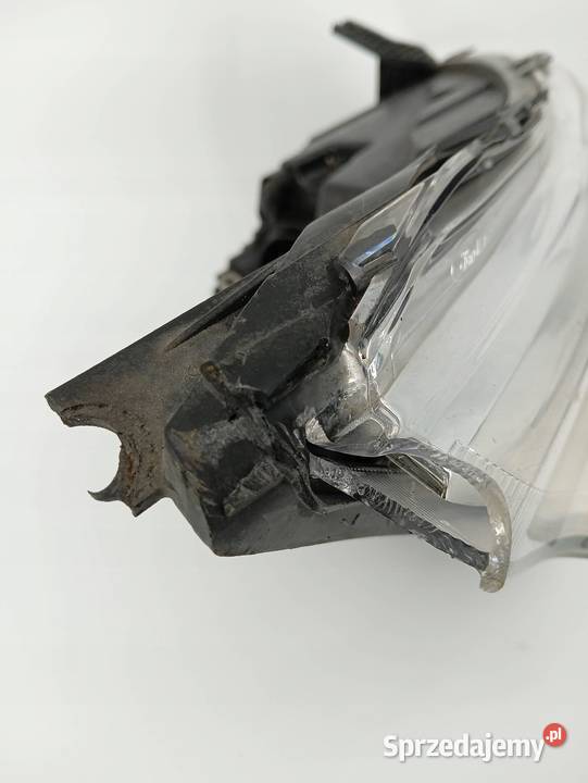 LAMPA PRZÓD PRAWA SOCZEWKA H7 BK2113D152B Ford