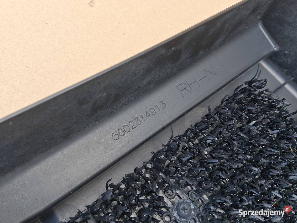 IVECO SWAY SWAY BŁOTNIK PRAWY PRZÓD KOŁO Bieleń