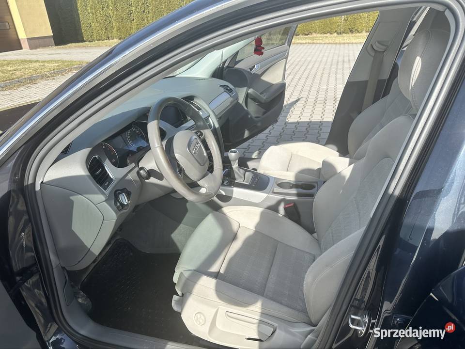Audi A4 2011 benzyna 211 Koni sedan xenon i led manualna Brzezinki sprzedam